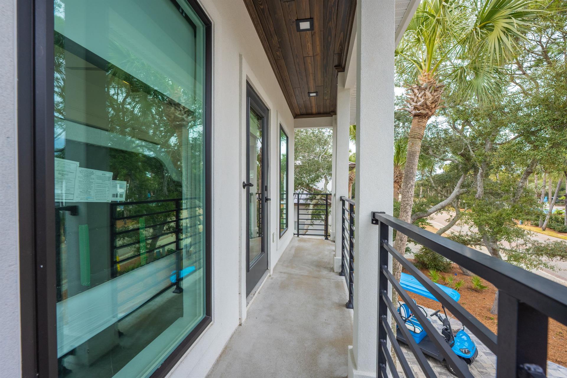 Guest bedroom 2 balcony 2nd floor