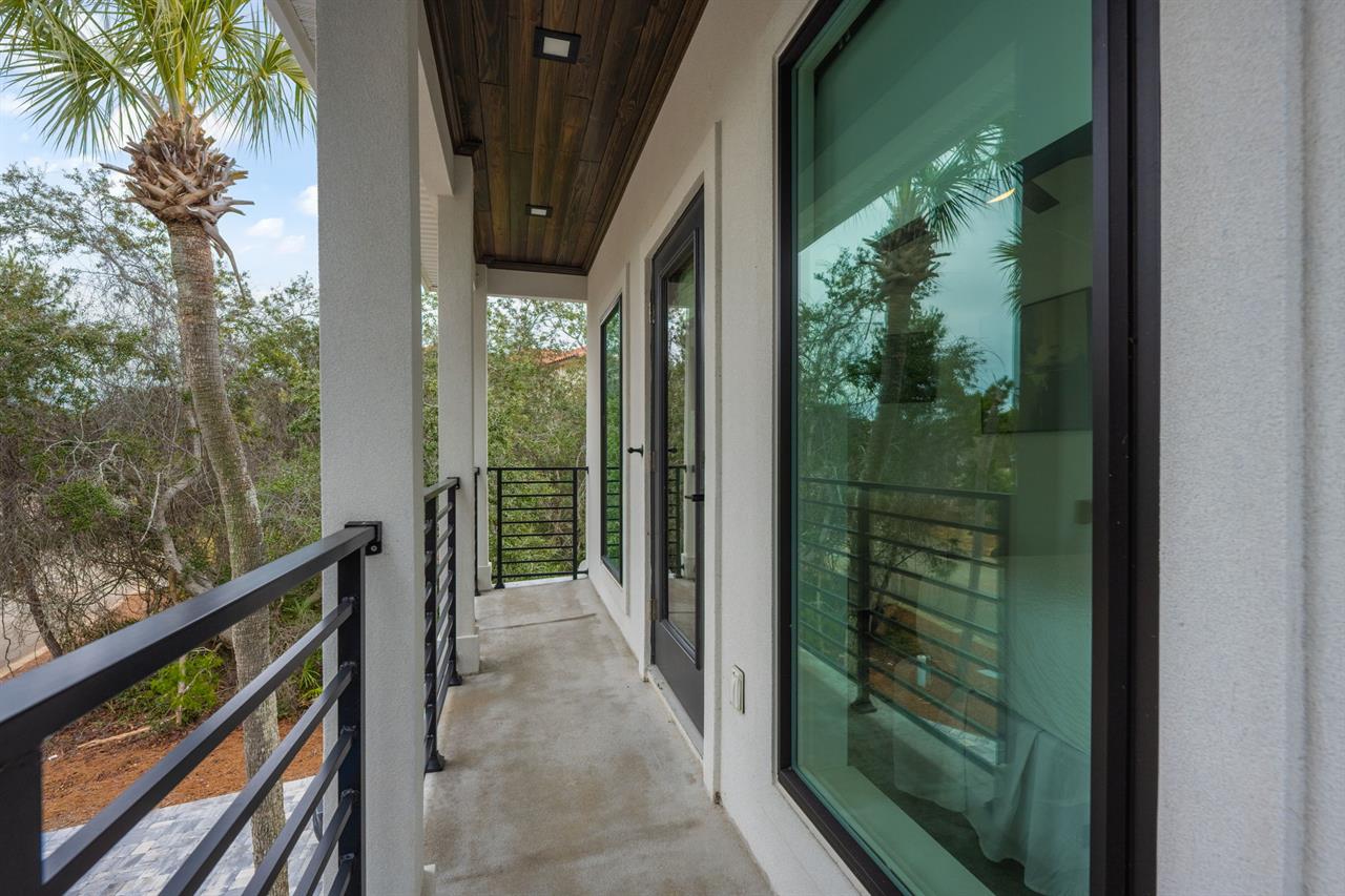 Guest bedroom 2 balcony 2nd floor