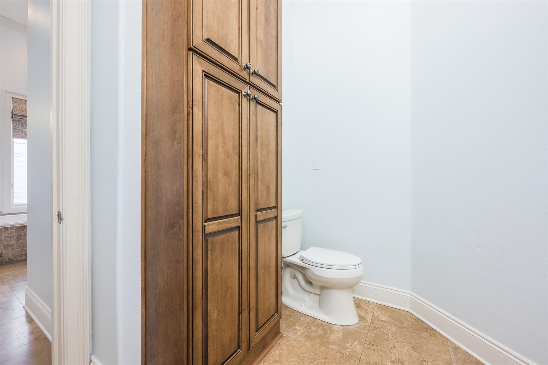 Master bathroom 2 upper level