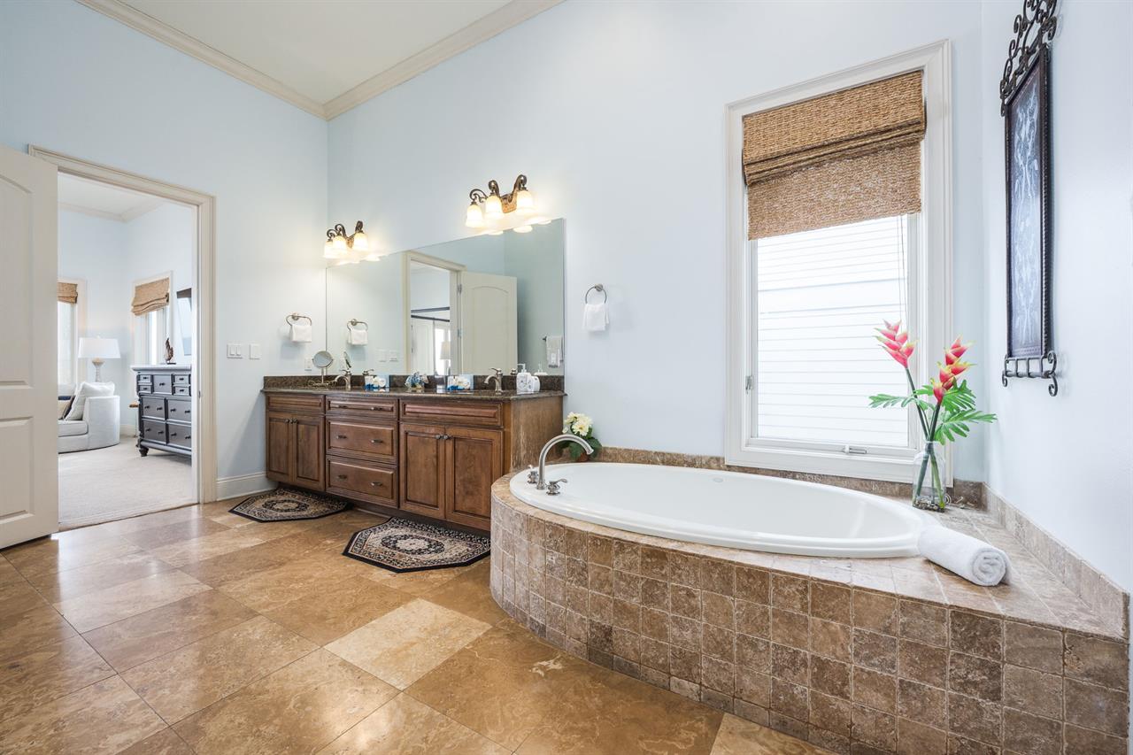 Master bathroom 2 upper level