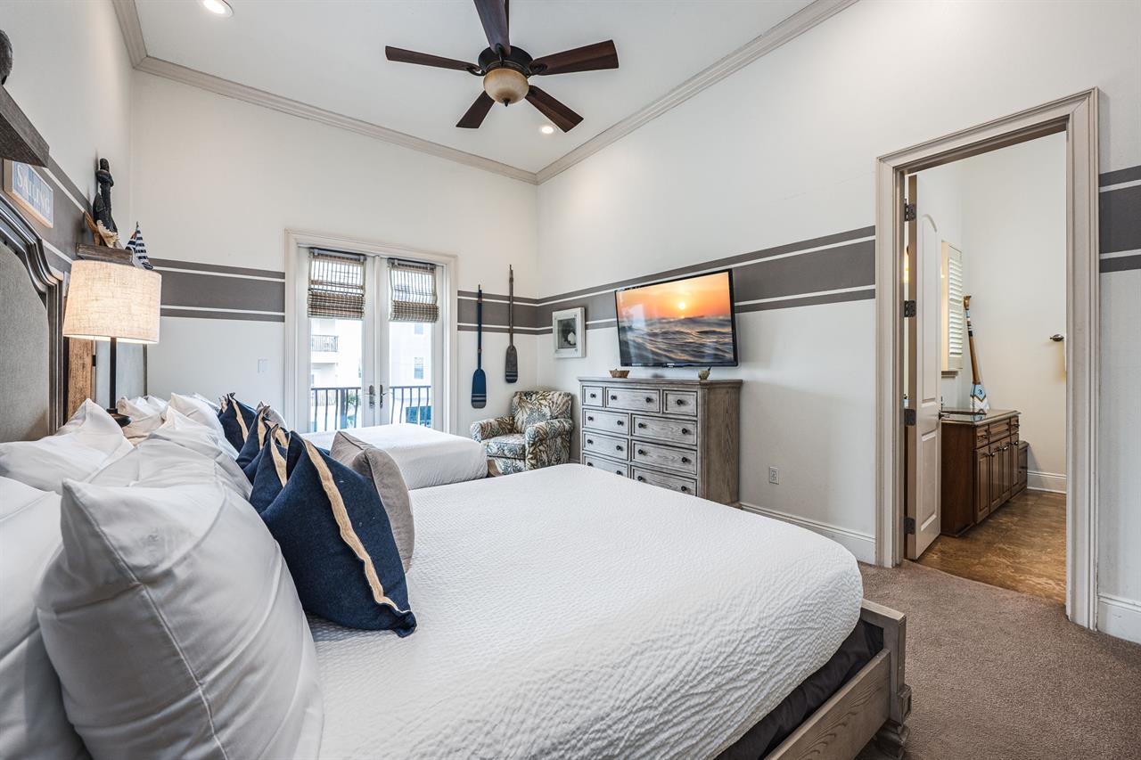 Master bedroom 4 upper level