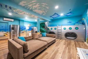Kids underwater room lower level