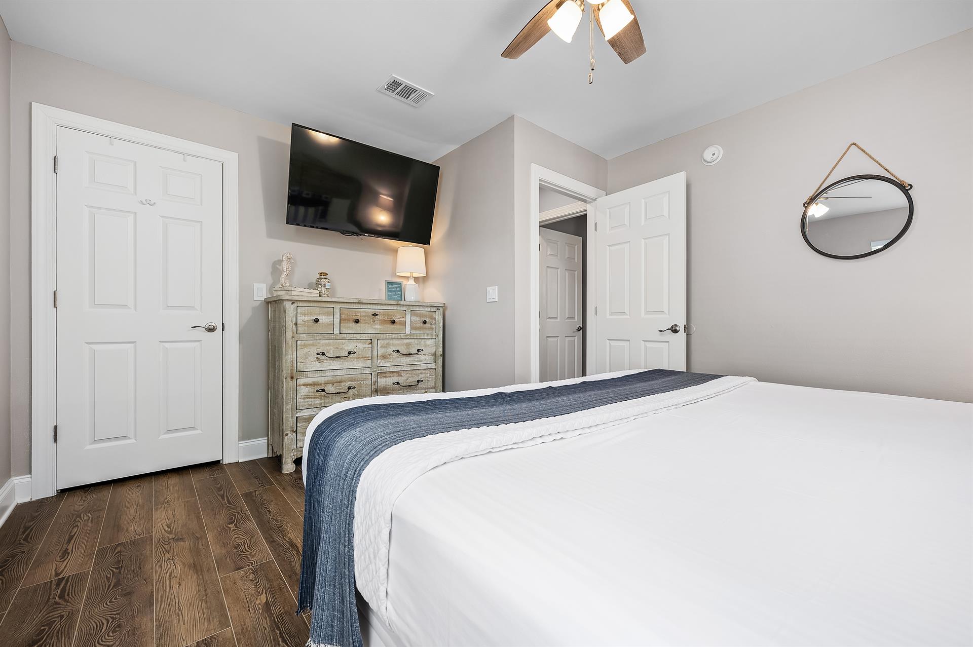 Guest bedroom 2nd floor