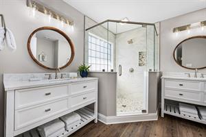 Master bathroom 2nd floor