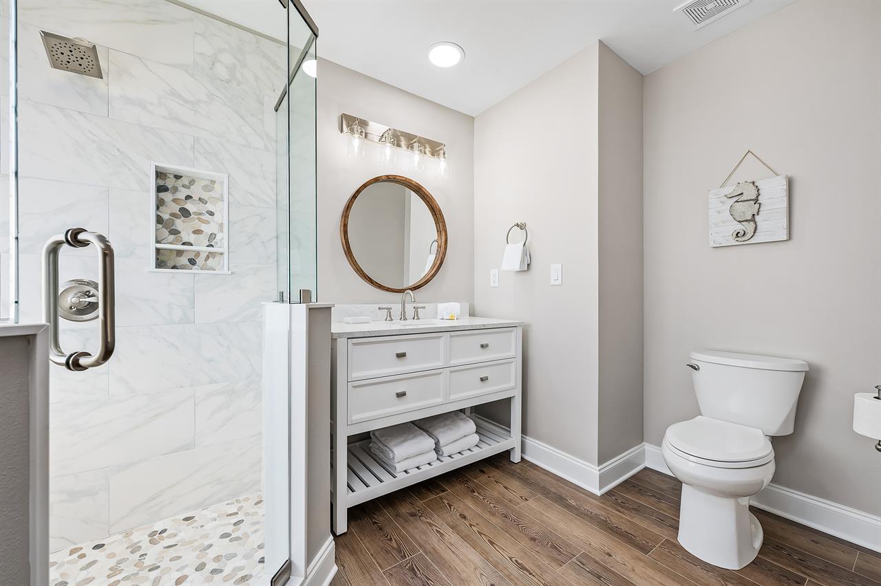 Master bathroom 2nd floor