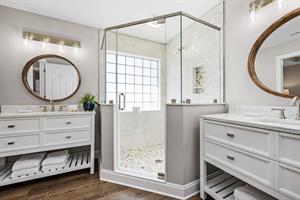 Master bathroom 2nd floor