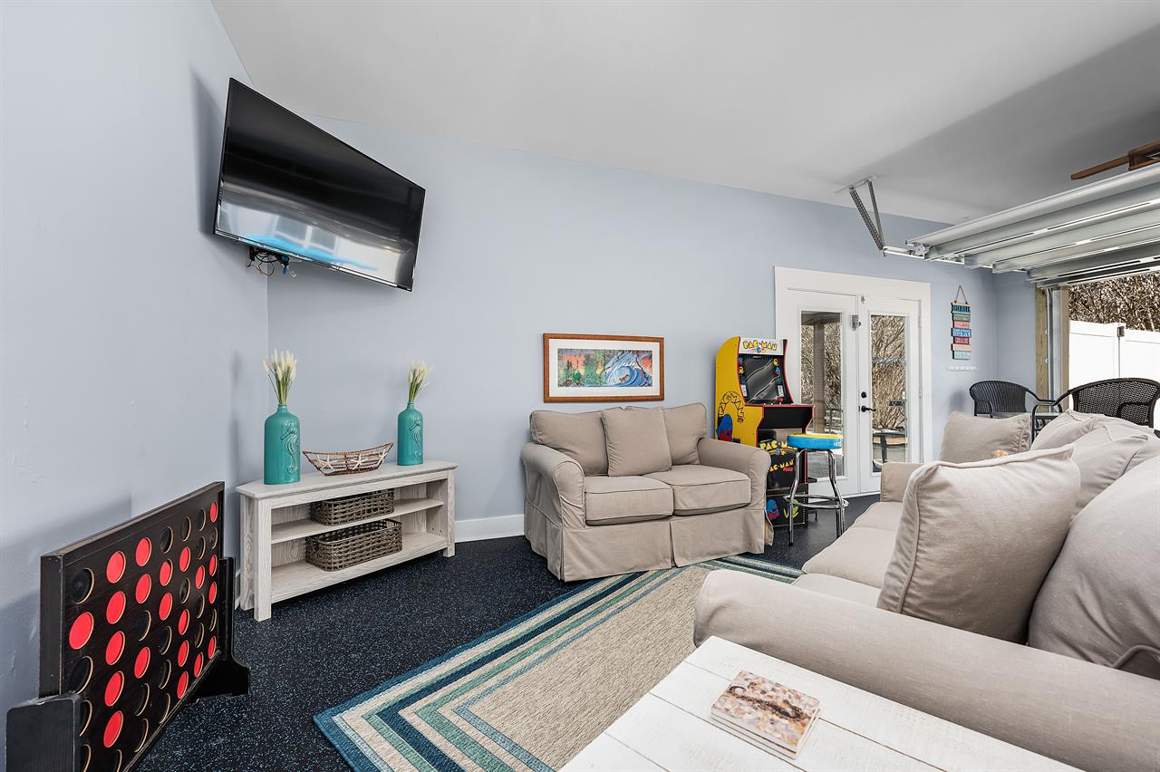 Garagegame room