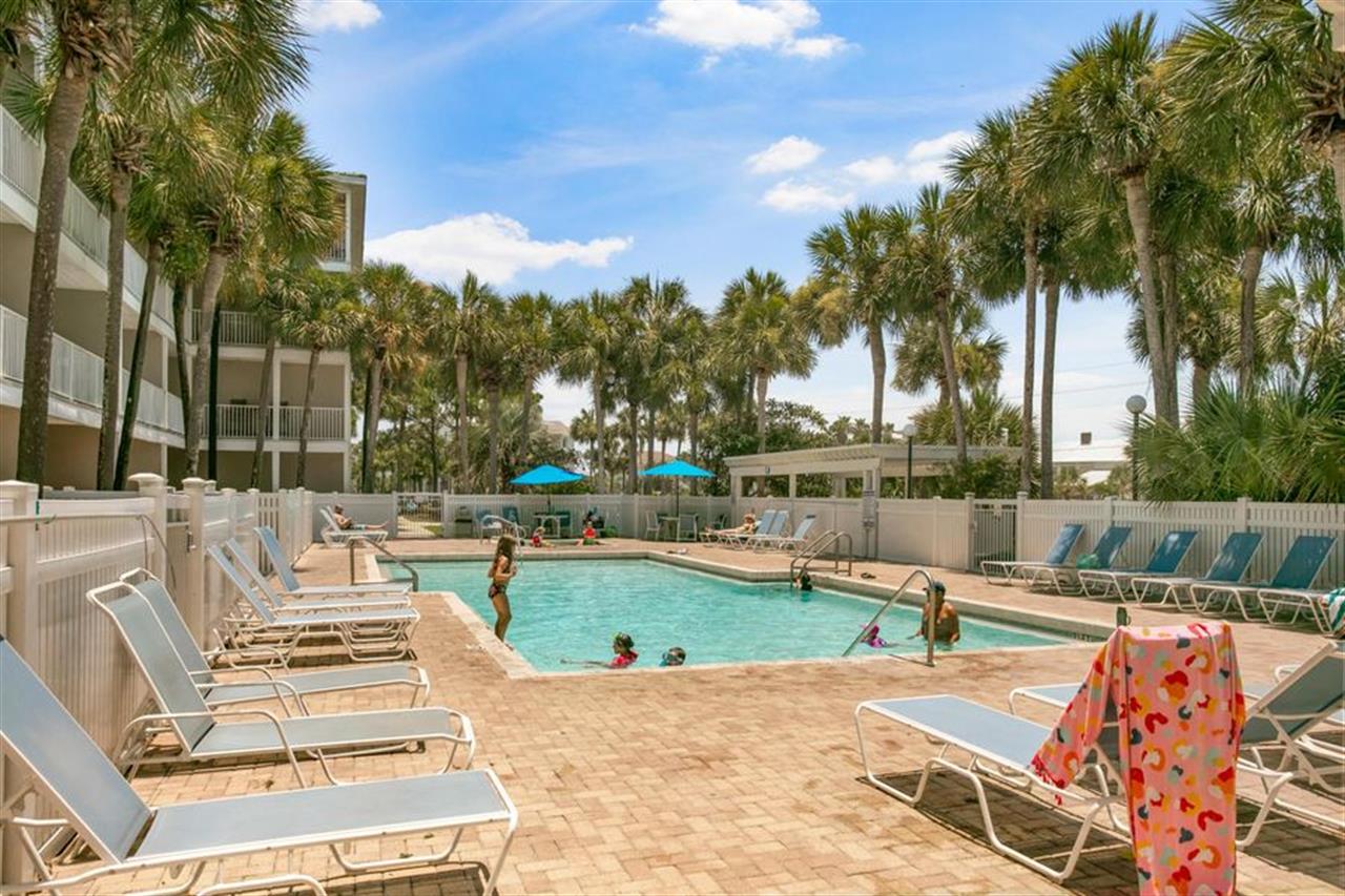Community pool
