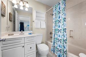 Master bathroom 2nd floor