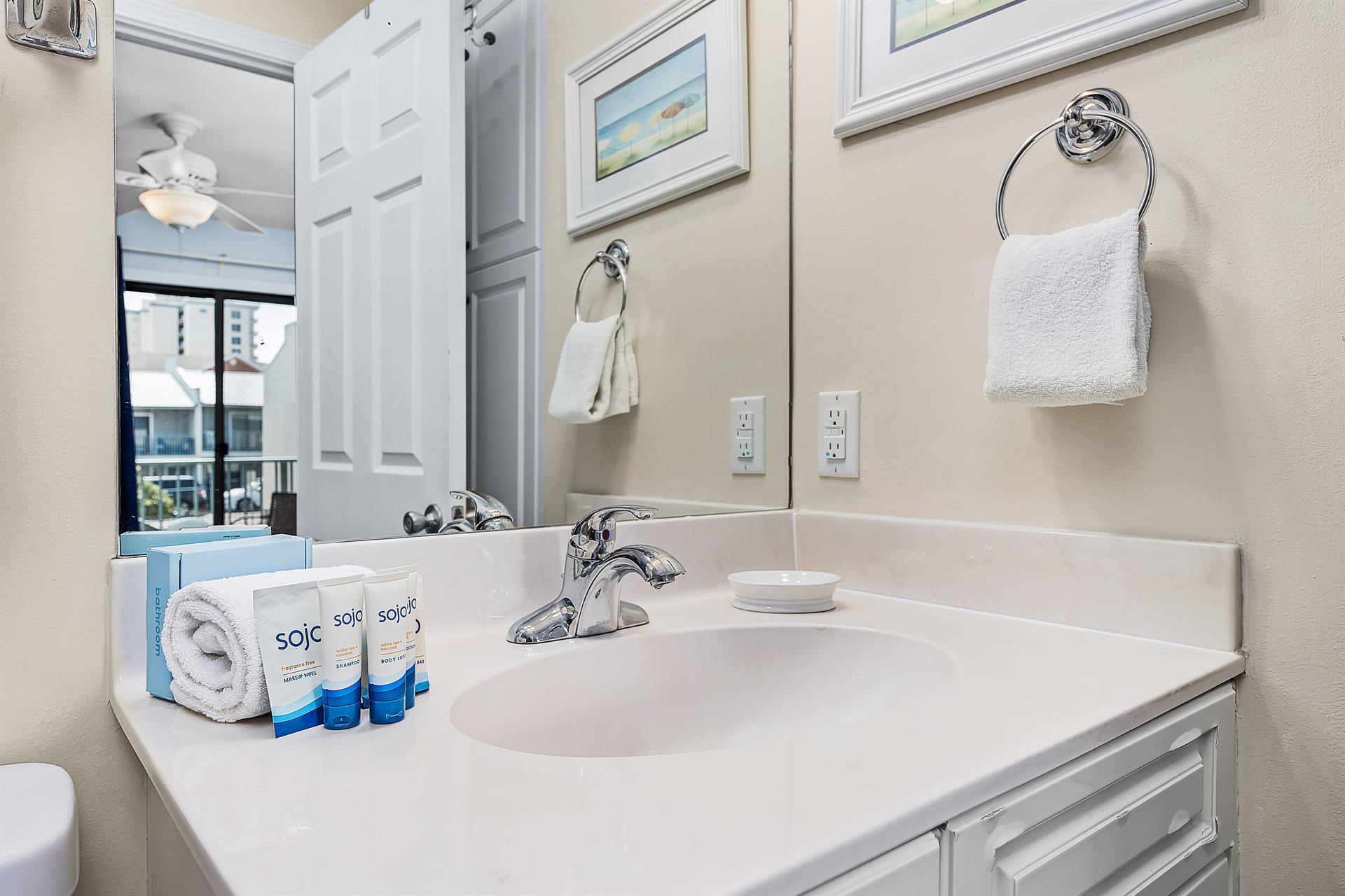 Guest bathroom 2 2nd floor