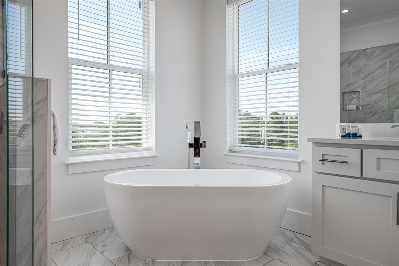 Master bathroom 2 3rd floor