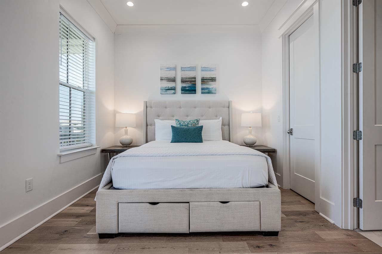 Guest bedroom 2 3rd floor