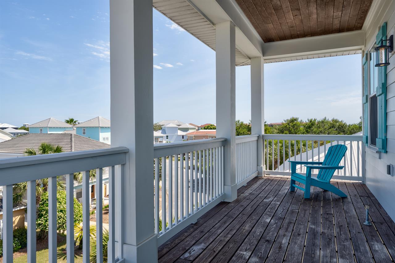 Guest bedroom 2 balcony 3rd floor