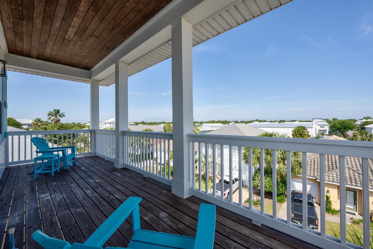 Guest bedroom 2 balcony 3rd floor