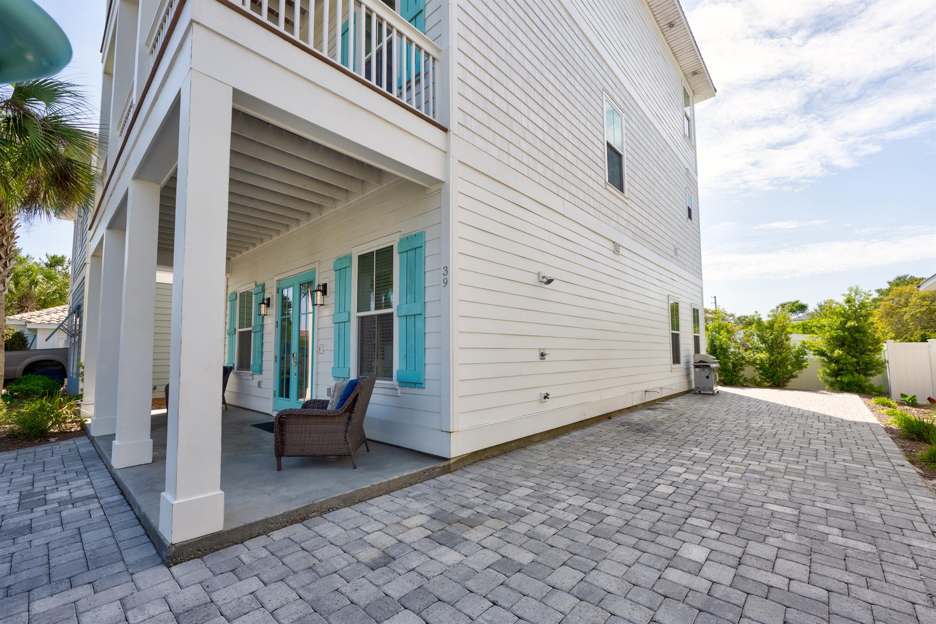 Side of homeOutdoor shower