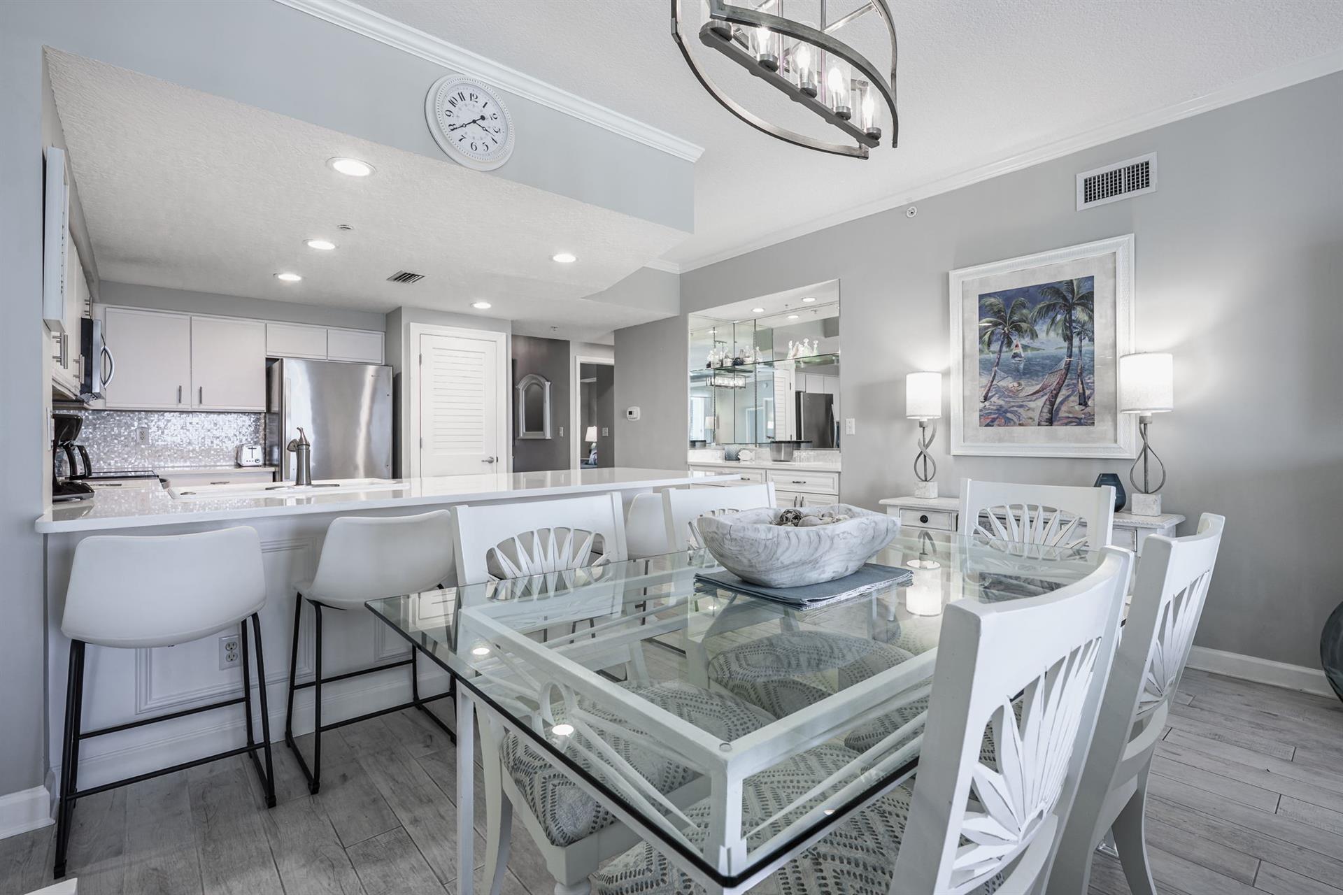 Dining area and breakfast bar