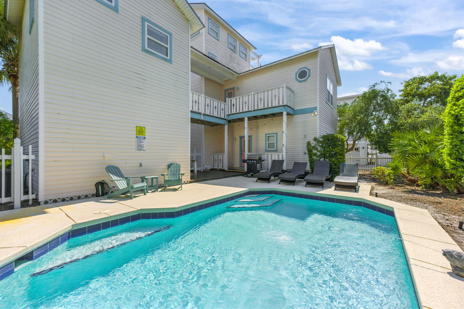 Private pool  So convenient for evening swims.