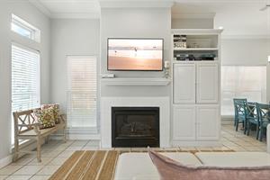 Living Room with fireplace