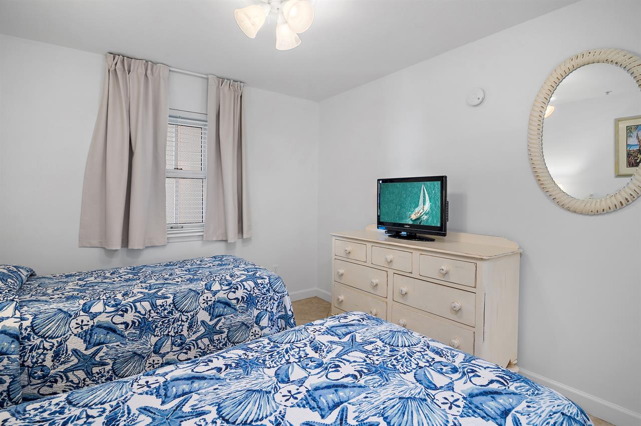 Guest bedroom