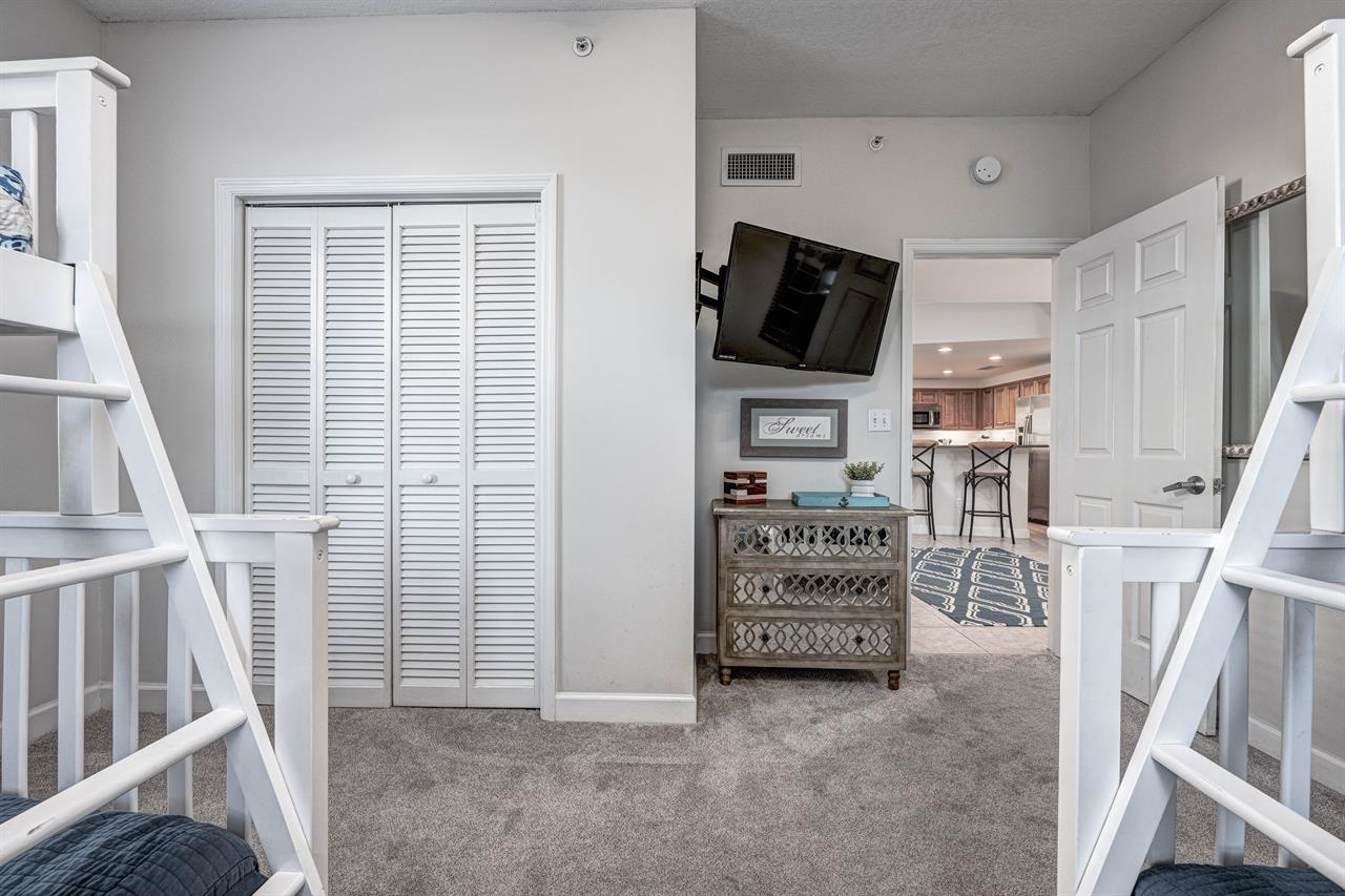 Guest bedroom 2