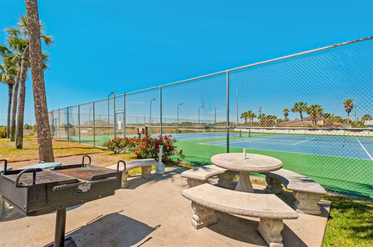 Community tennis