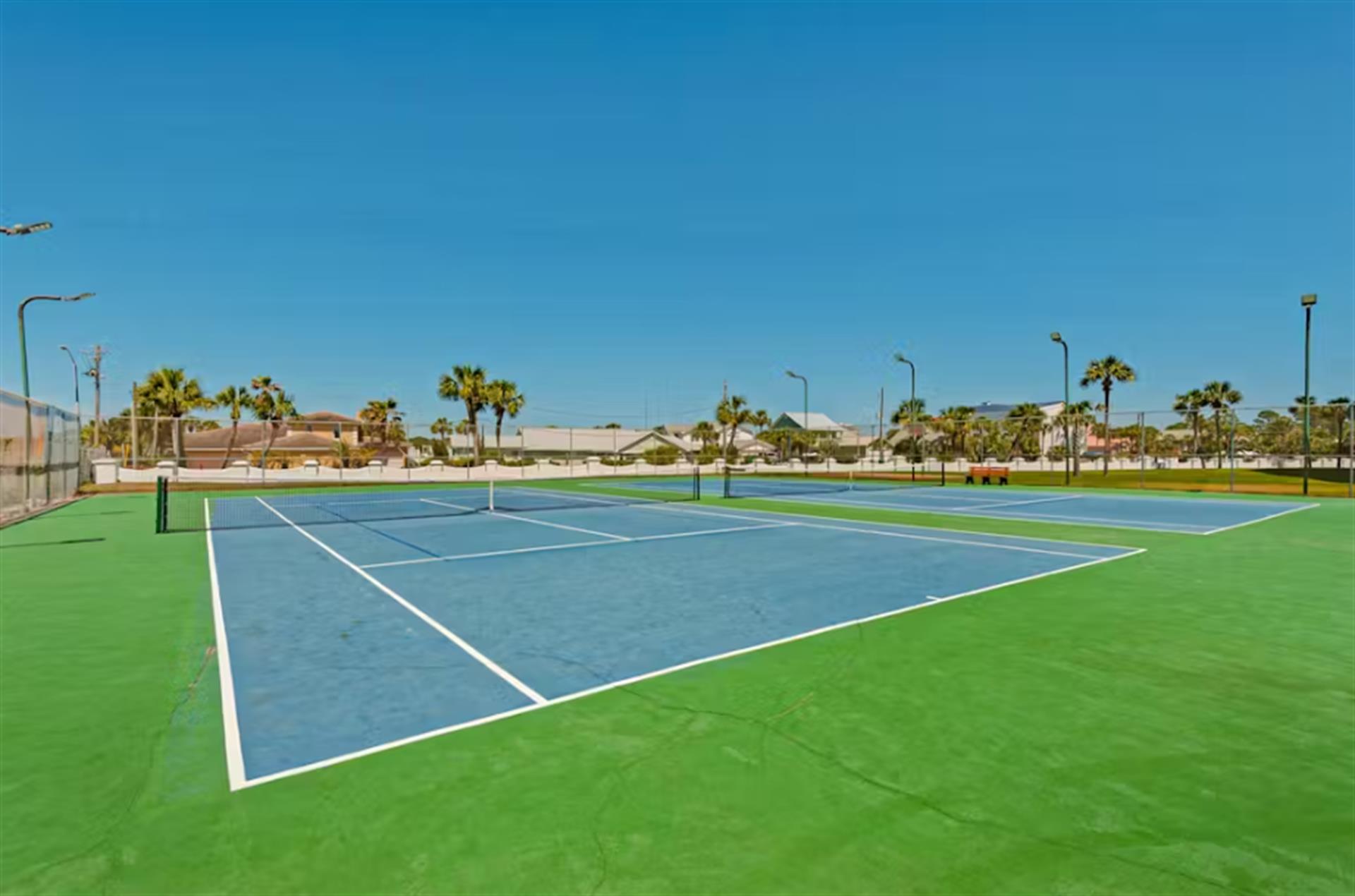 Community tennis court
