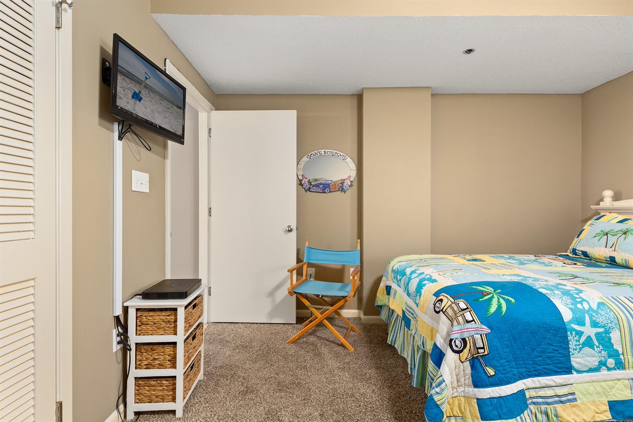 Guest bedroom 1