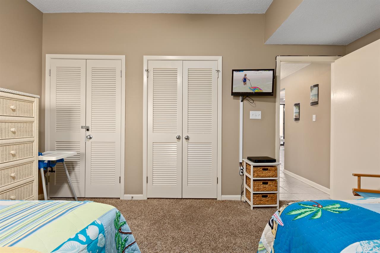 Guest bedroom 1