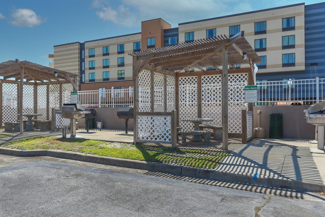 Community Grill Area