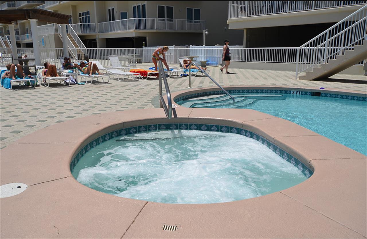 Summer Wind Hot Tub