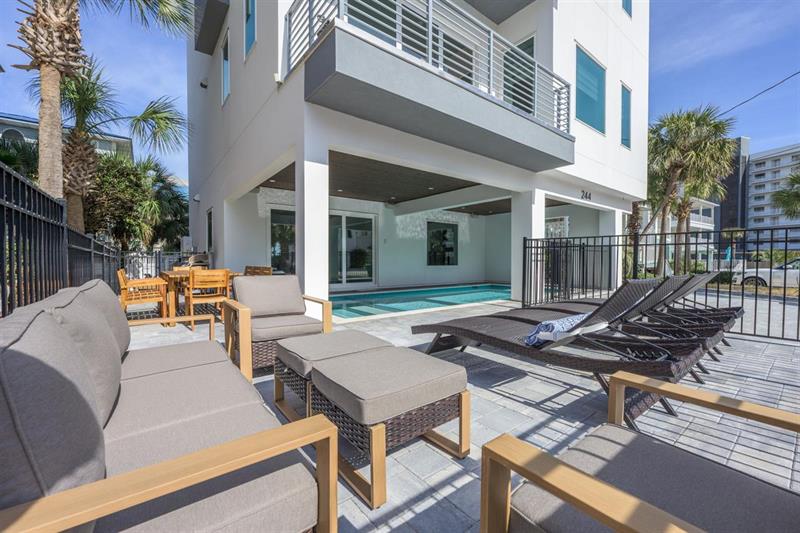 1047153 The Pearl   Pool M