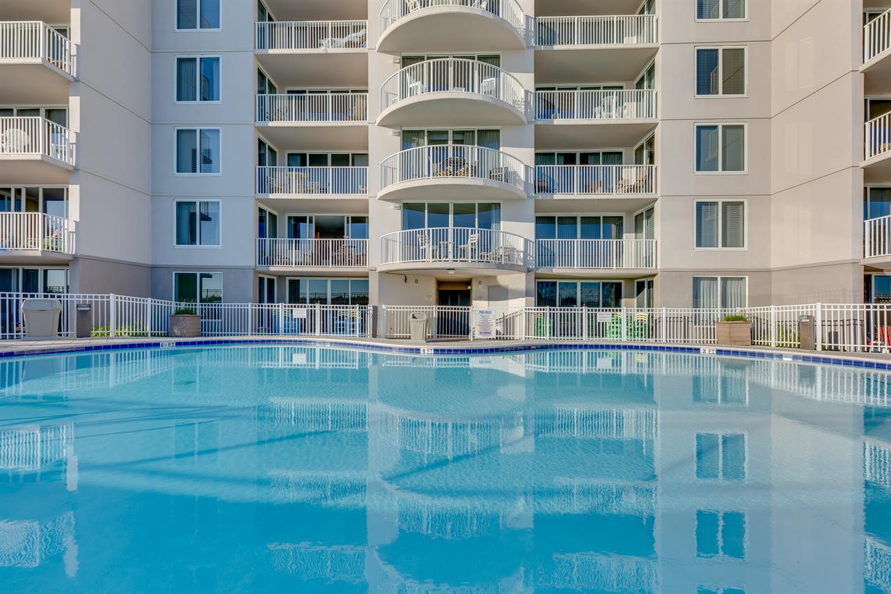 Sparkling Pool