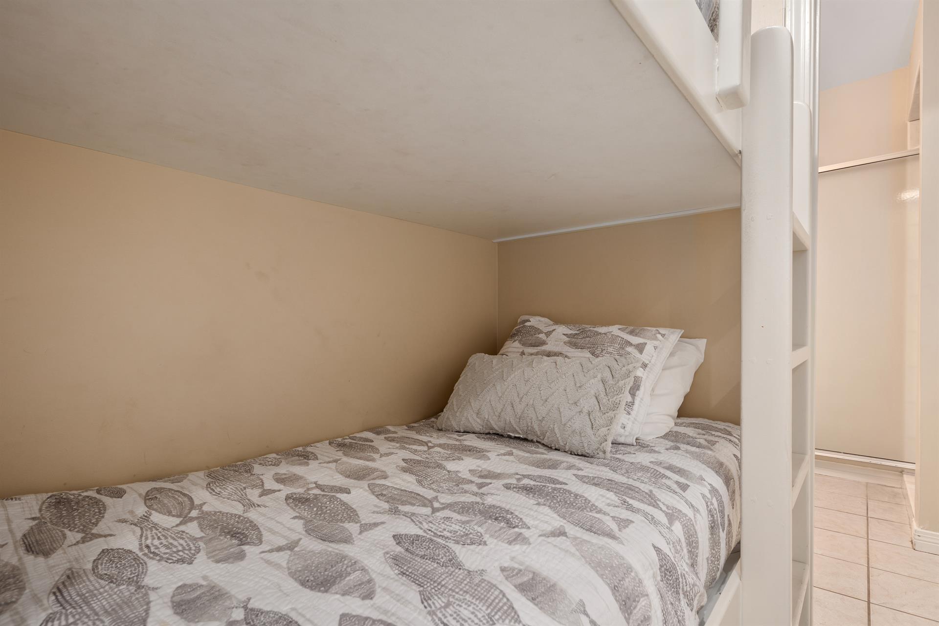 Hallway Bunks 2