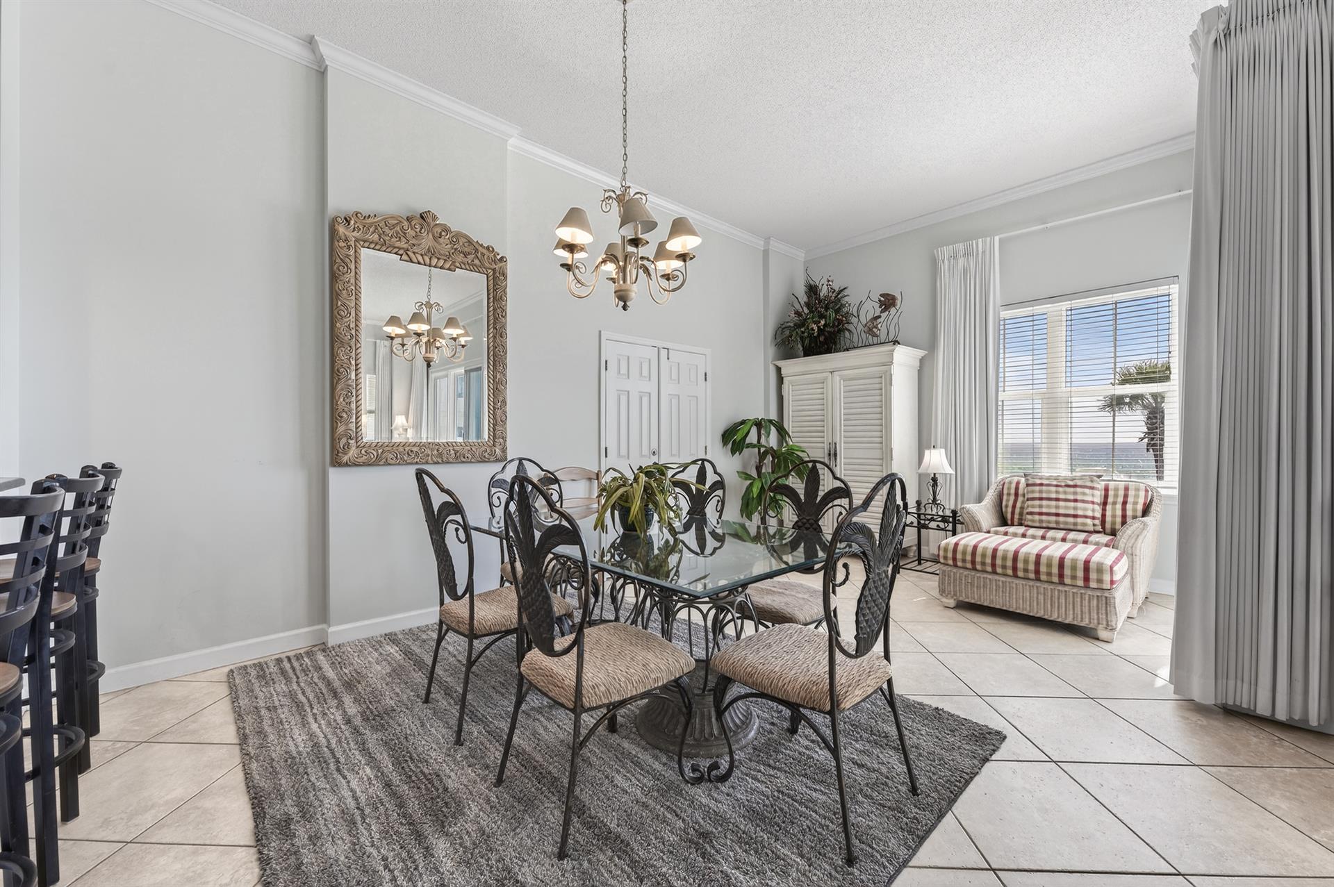 Dining area 1