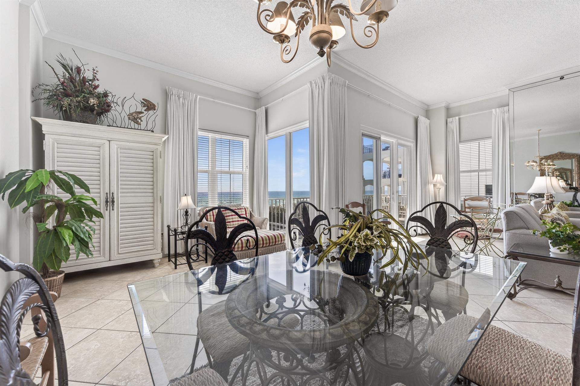 Dining area 1