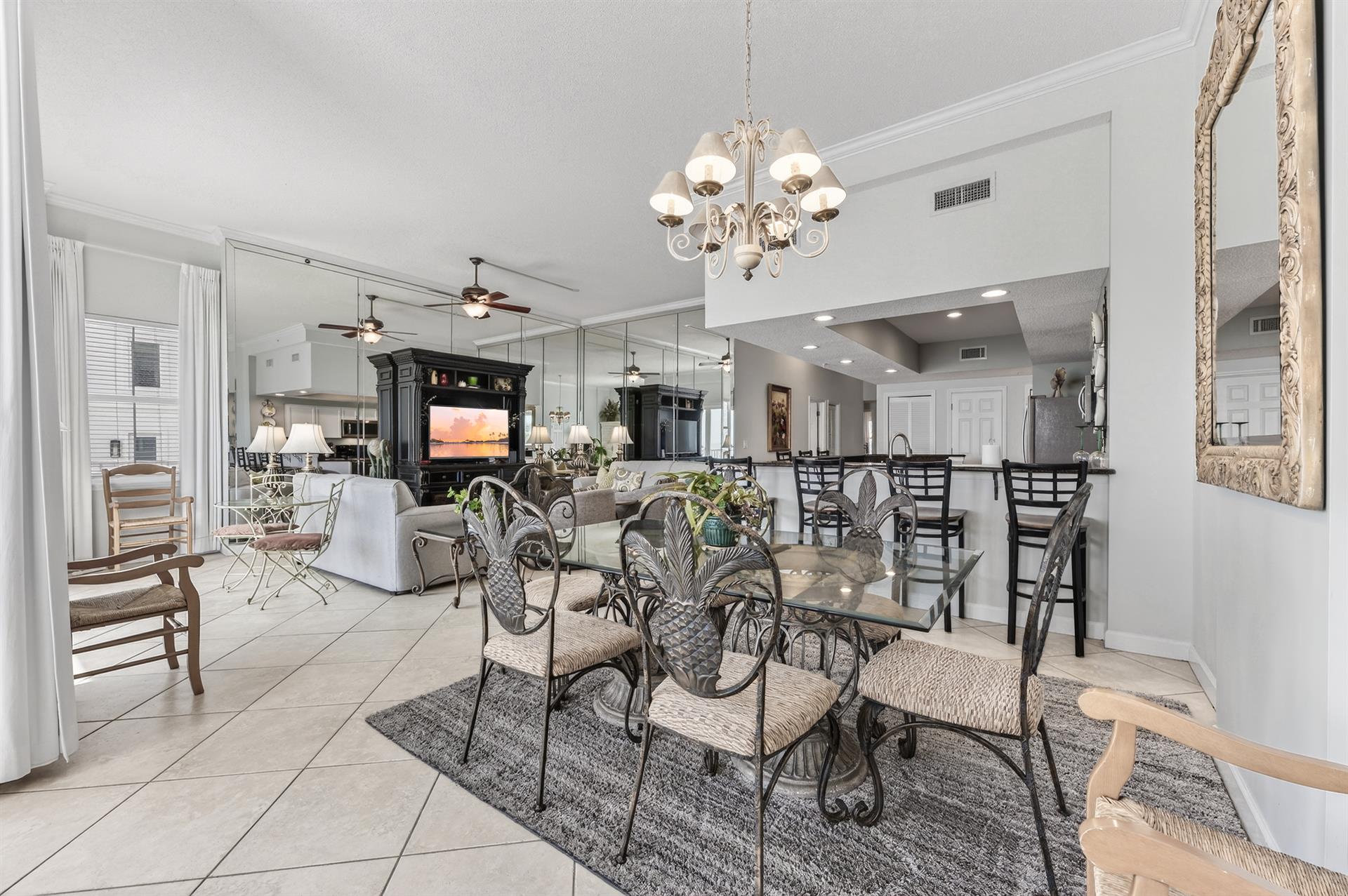 Dining area 1