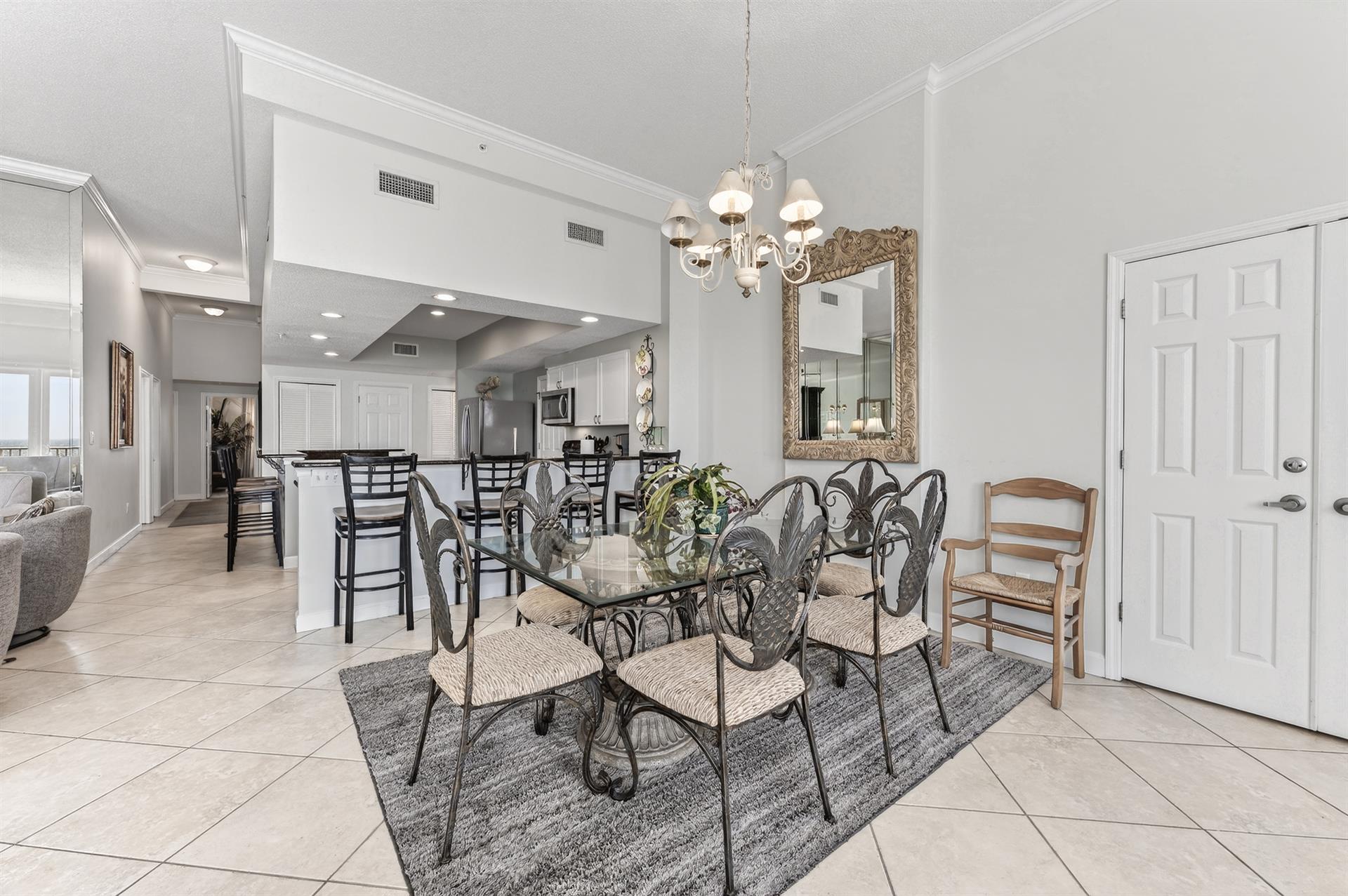 Dining area 1
