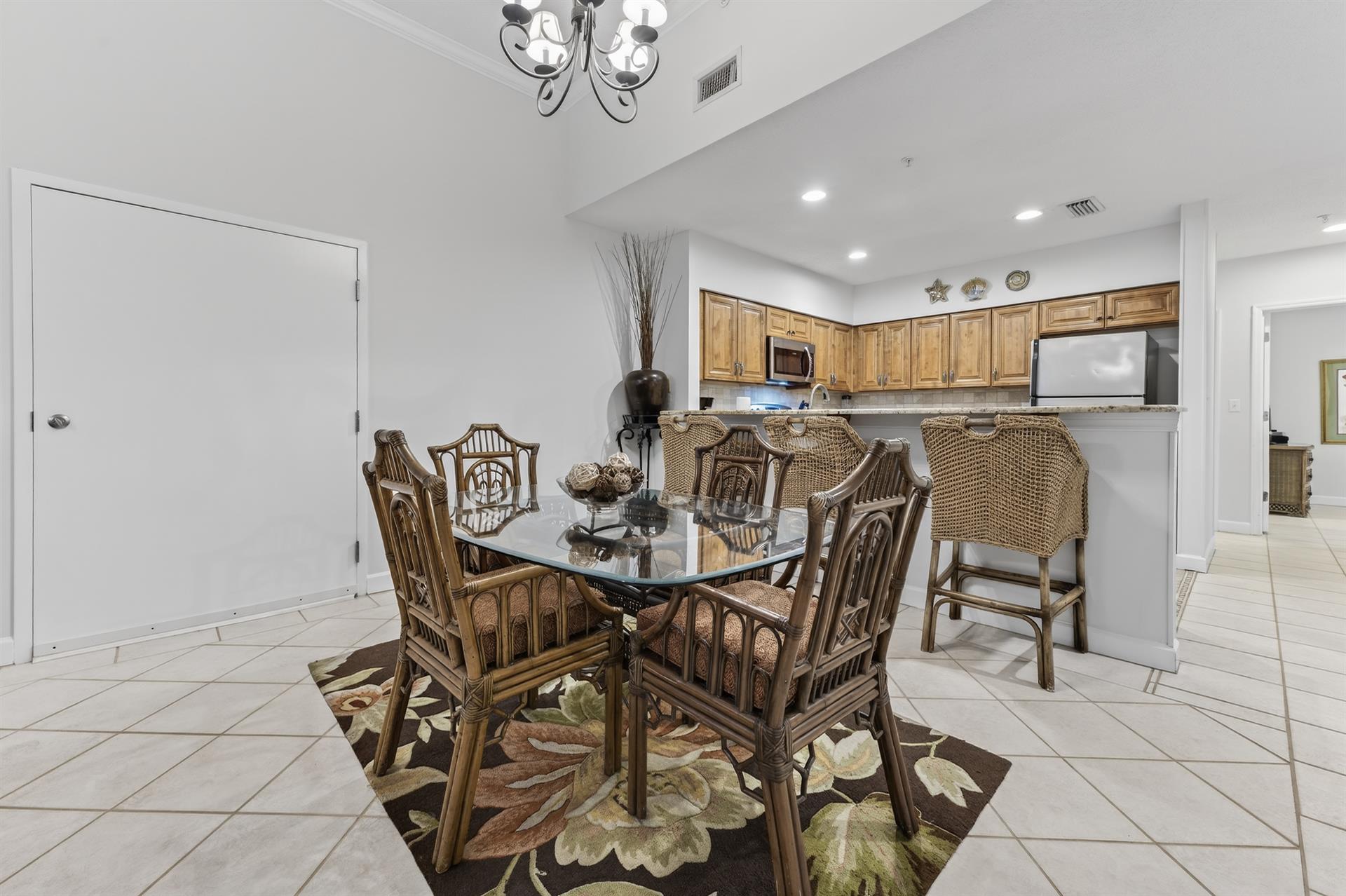 062Dining Room  B