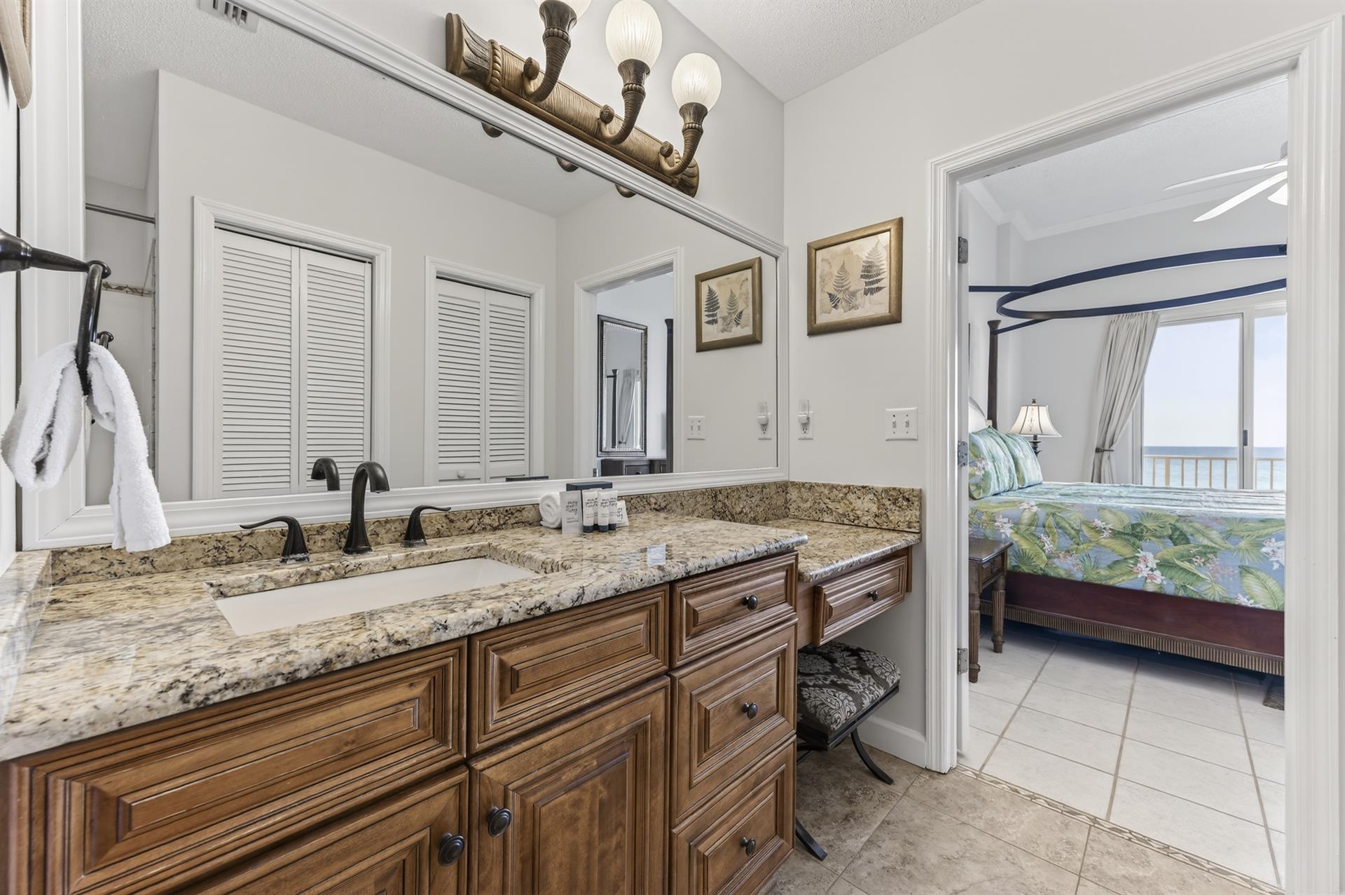 087Master Bathroom  B