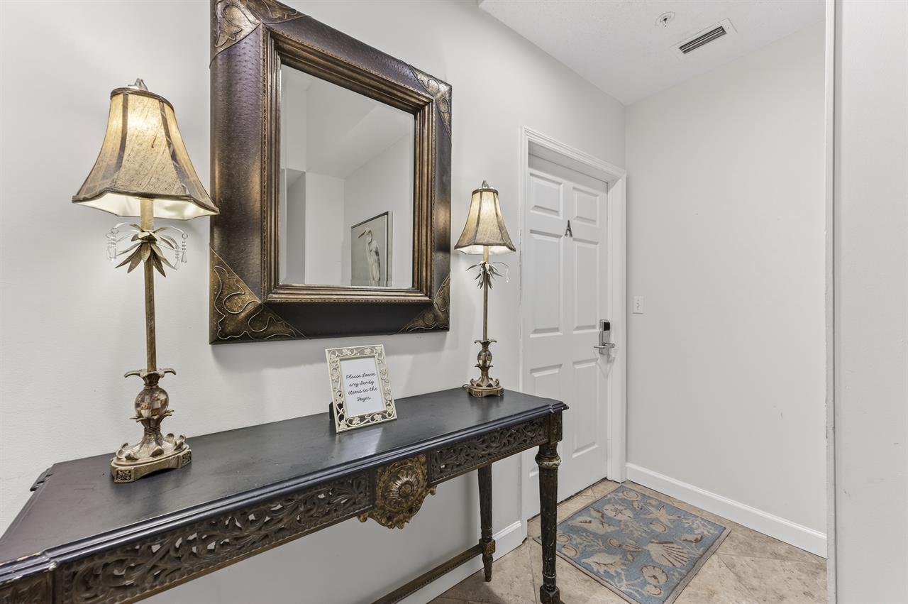 005Foyer A