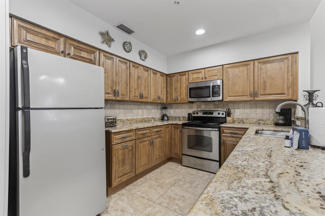016Kitchen  A