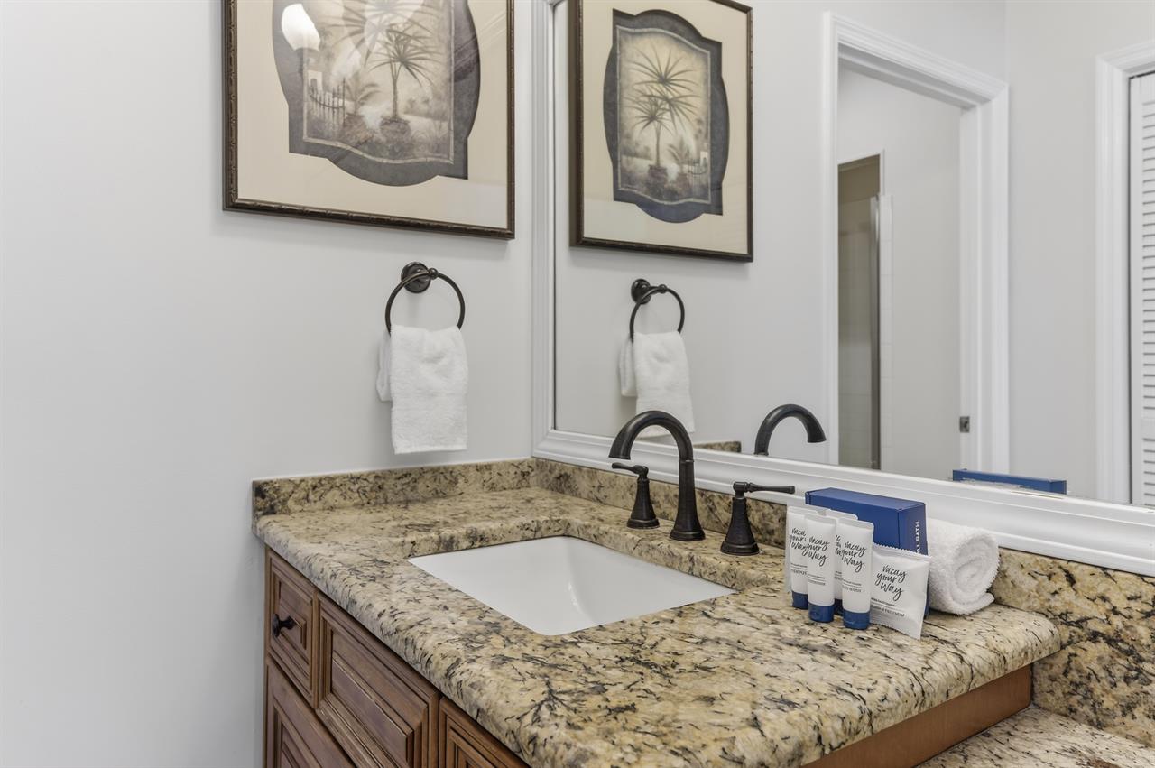 041Guest Bathroom  A