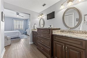 41Master Bathroom