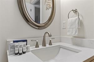 31Guest Bathroom