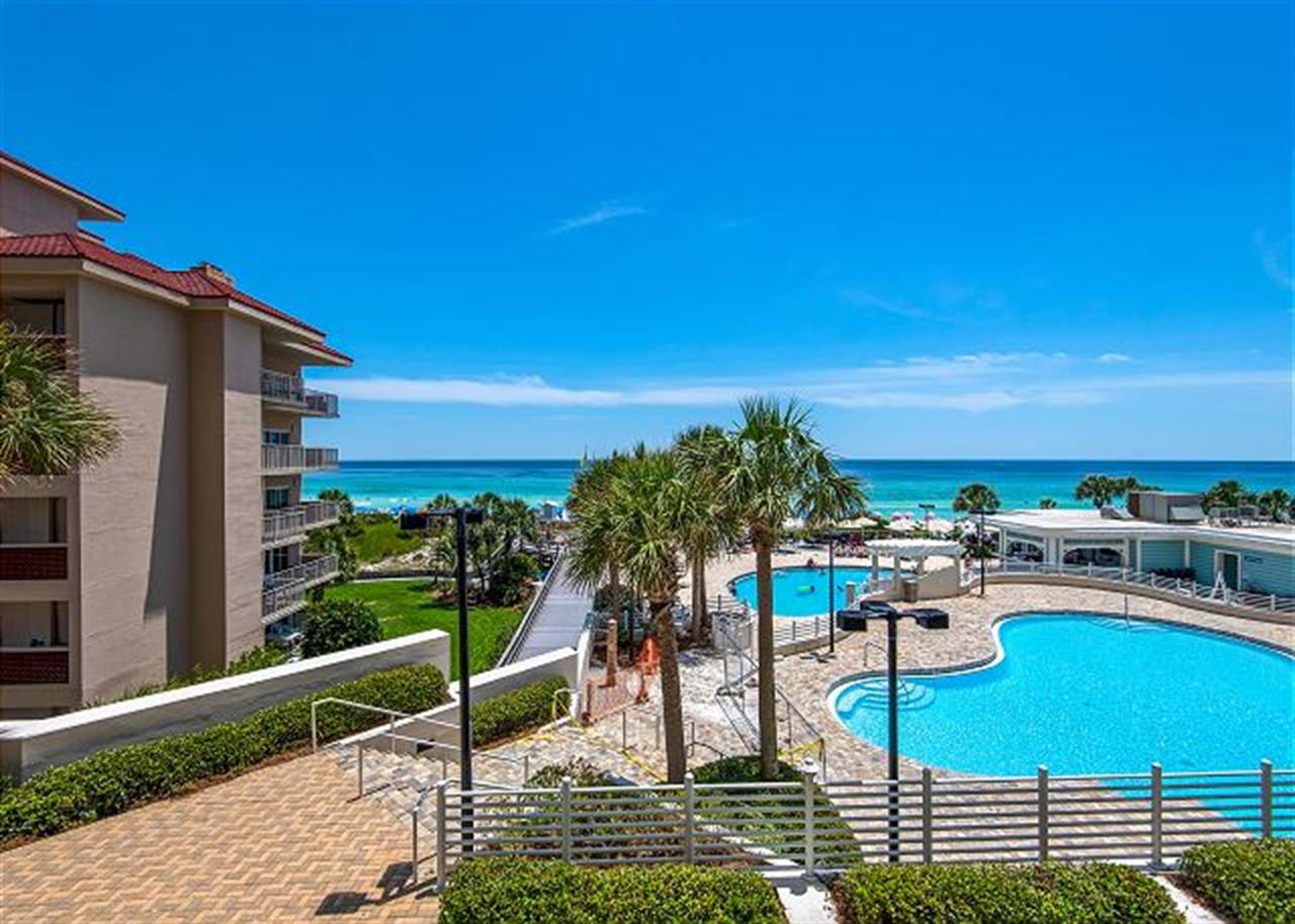Tides Upper Pool