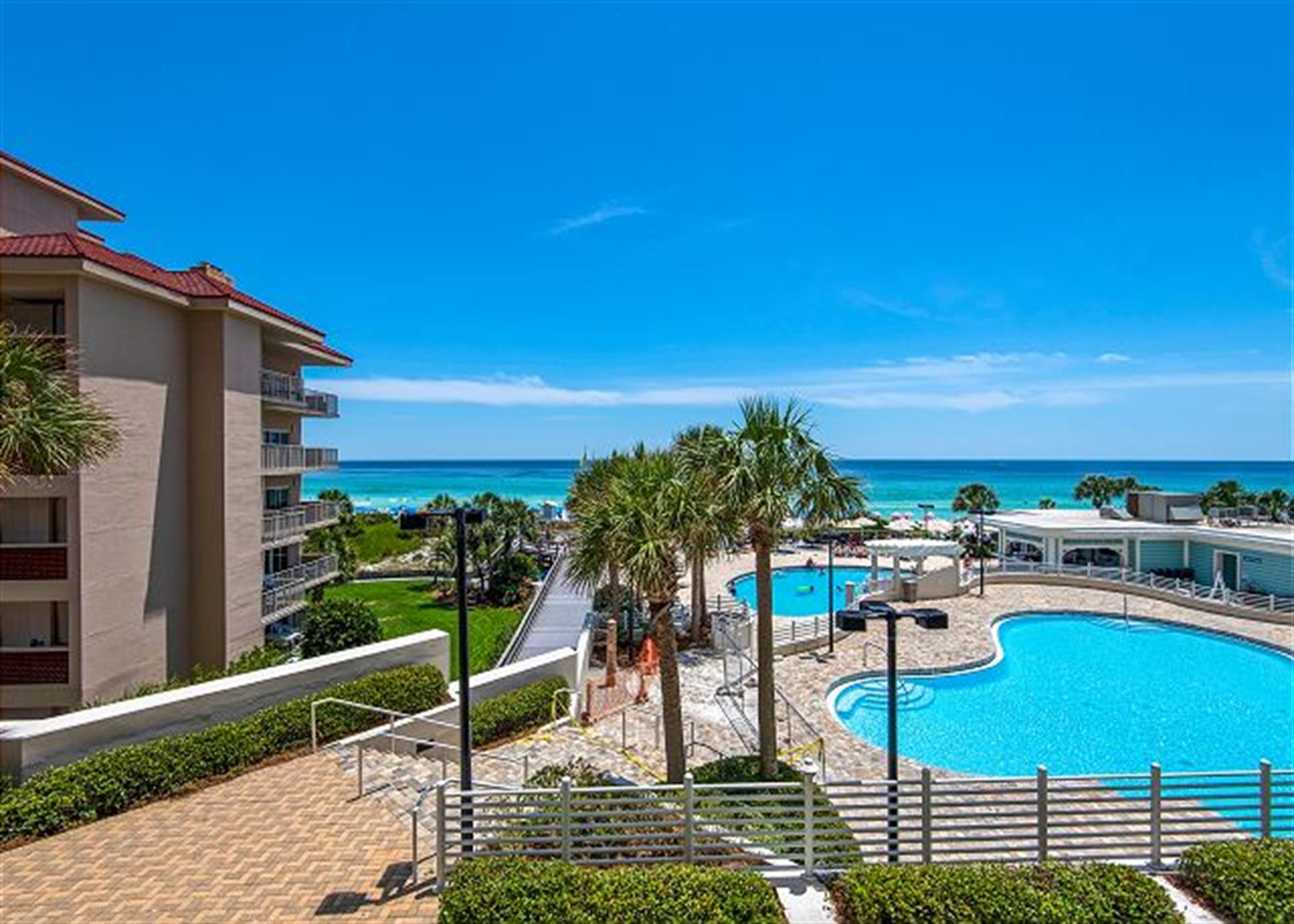 Tides Upper Pool