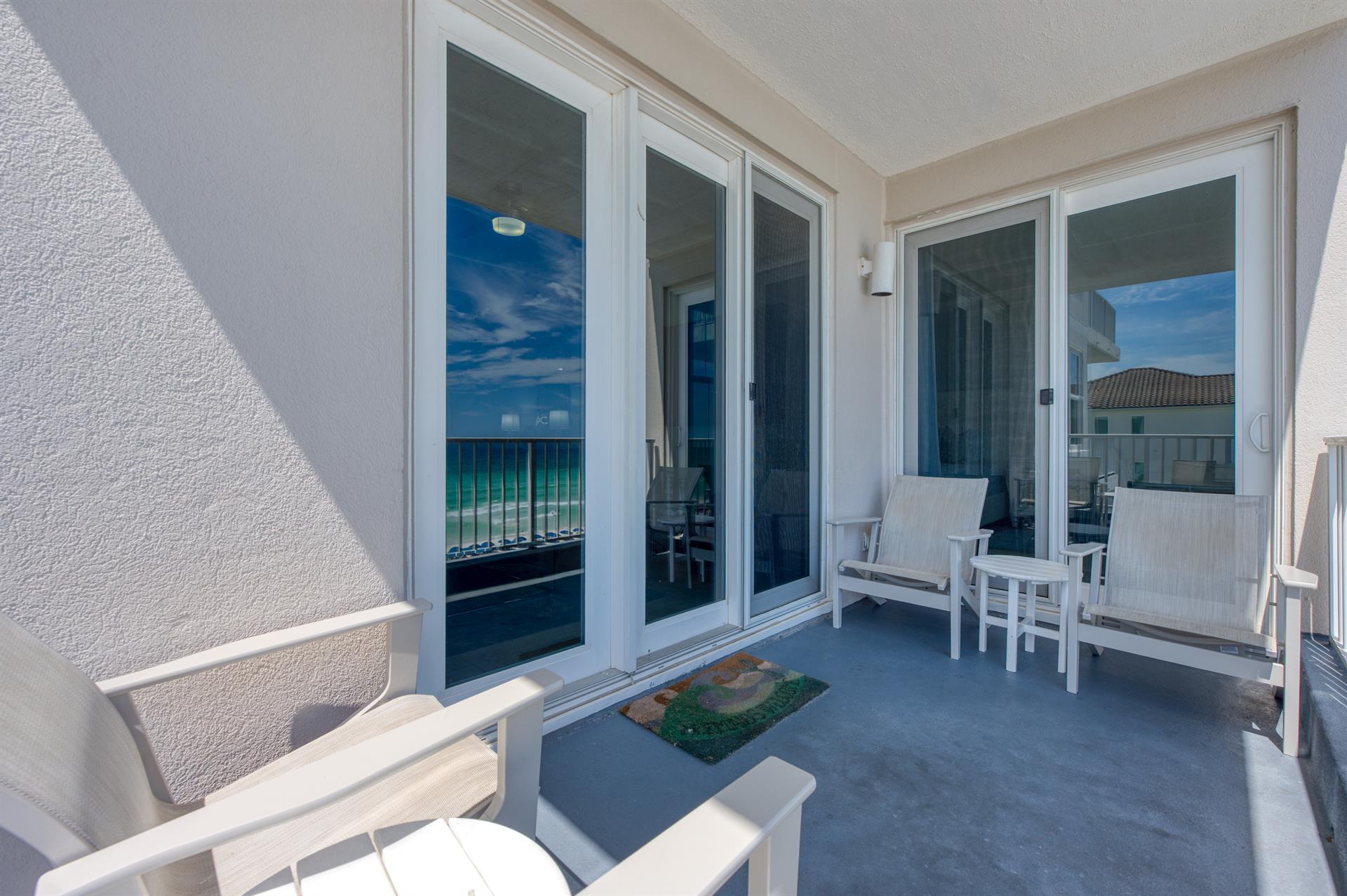009Balcony Aside