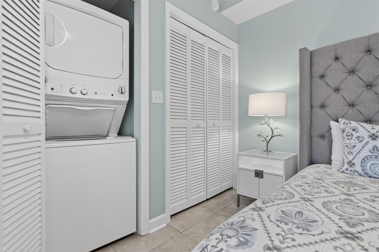 098Laundry Area Bside