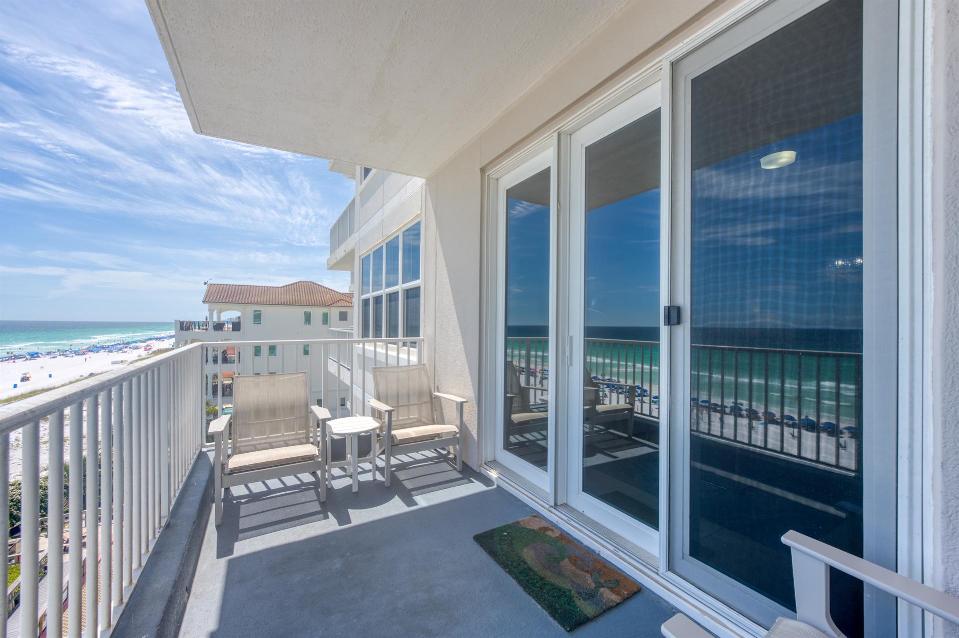 006Balcony Aside