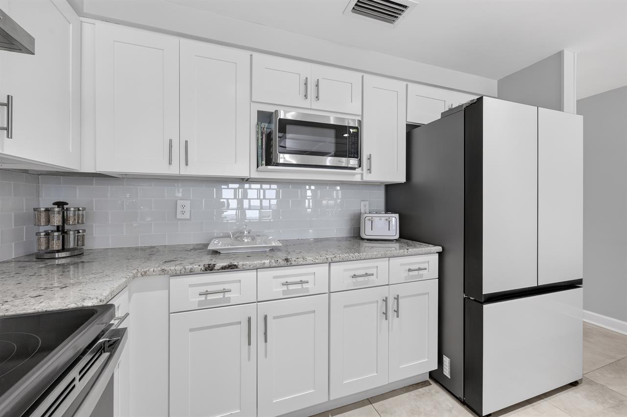028Kitchen Area Aside